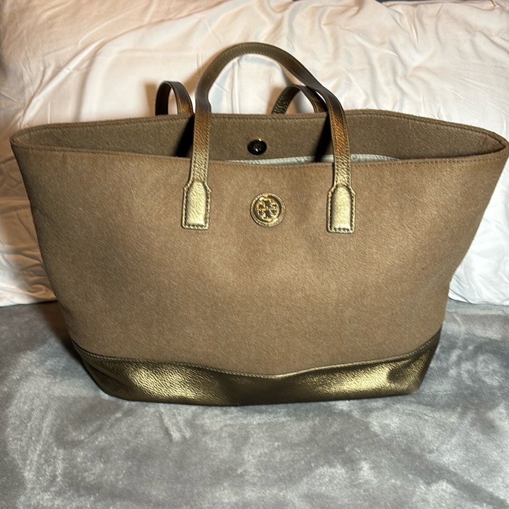 Tory Burch winter tote. Brown Camel